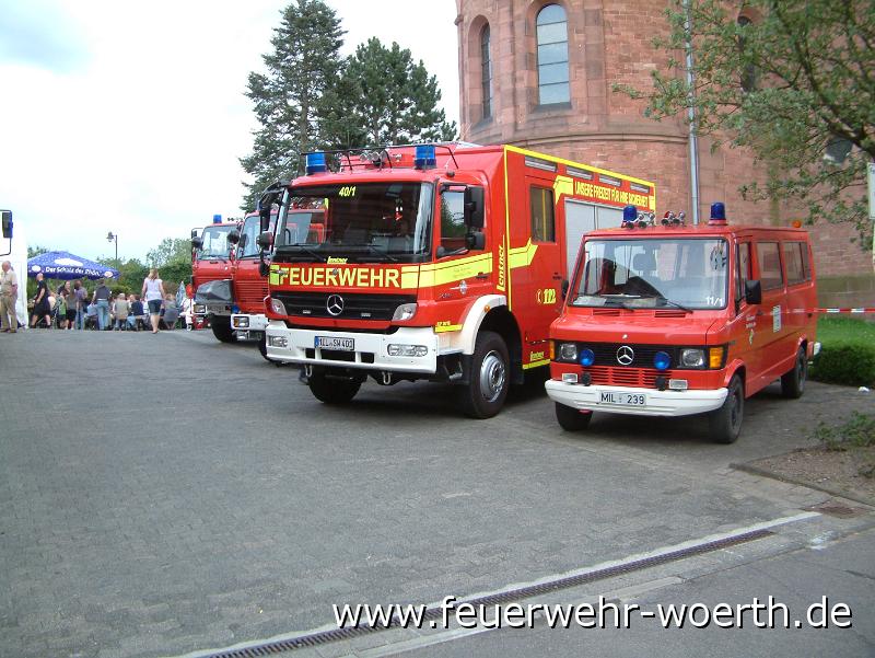 2012.04.30 Maibaumaufstellung 003.JPG